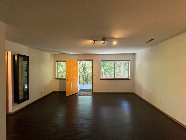 Building Photo - Kubota Gardens Home