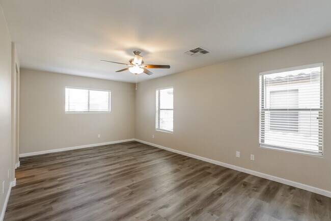 Building Photo - 10225 W Camelback Rd