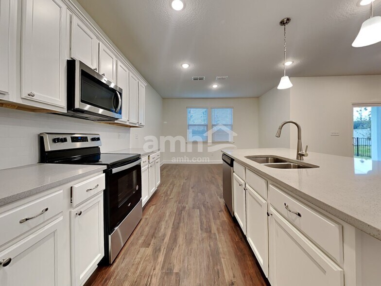 Building Photo - 389 Onate Cir