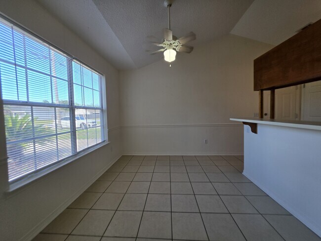 Building Photo - 2289 Estate Cir