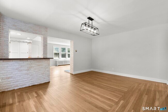 Building Photo - 1070 Whitney Ave