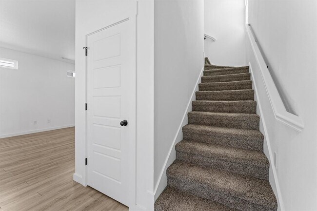 Building Photo - 941 Ventnor Ave