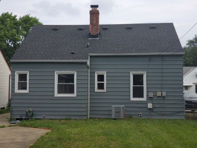 Building Photo - 16108 Edgewood Ave