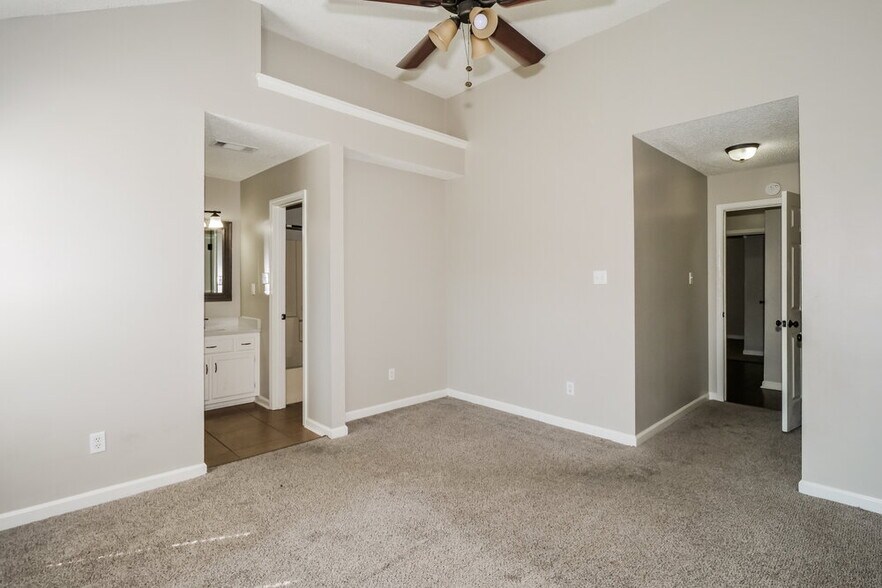 Building Photo - 6931 Gallop Dr