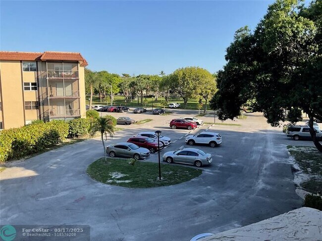 Building Photo - 6101 N Falls Cir Dr