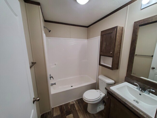 Building Photo - 35 Sparrow Hill Dr