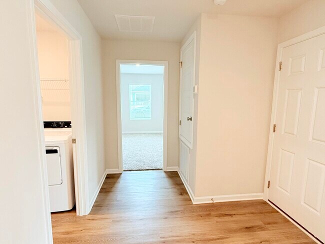 Building Photo - 1946 Tree Swallow Dr