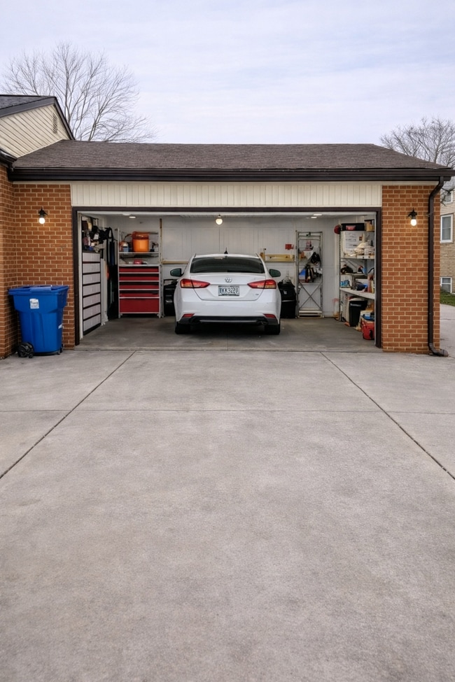 Building Photo - 42520 Bishop Rd