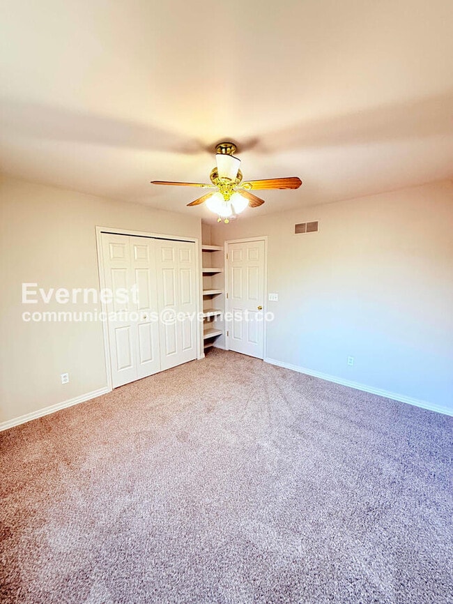 Building Photo - 1660 Brookdale Dr