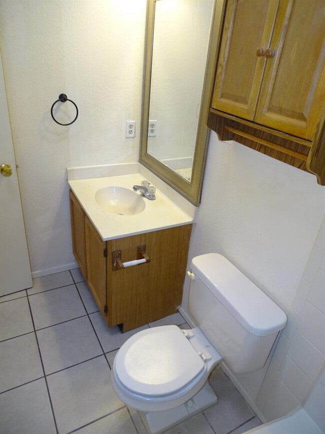 Building Photo - 206 N Troy Ave
