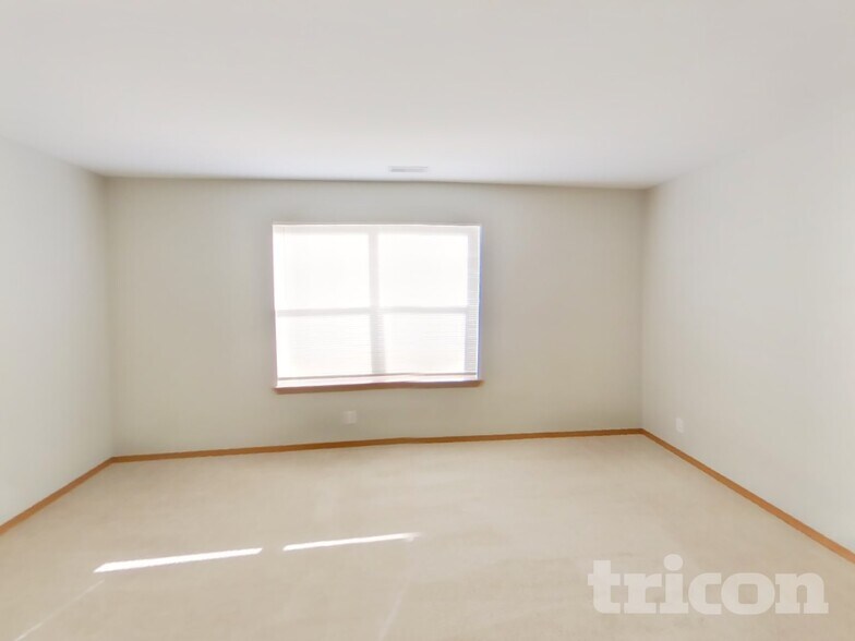 Building Photo - 8024 147th St E