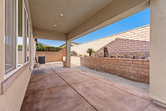 Building Photo - 43720 Vacanza Ct