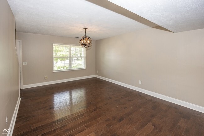 Building Photo - 2410 Silver Ct
