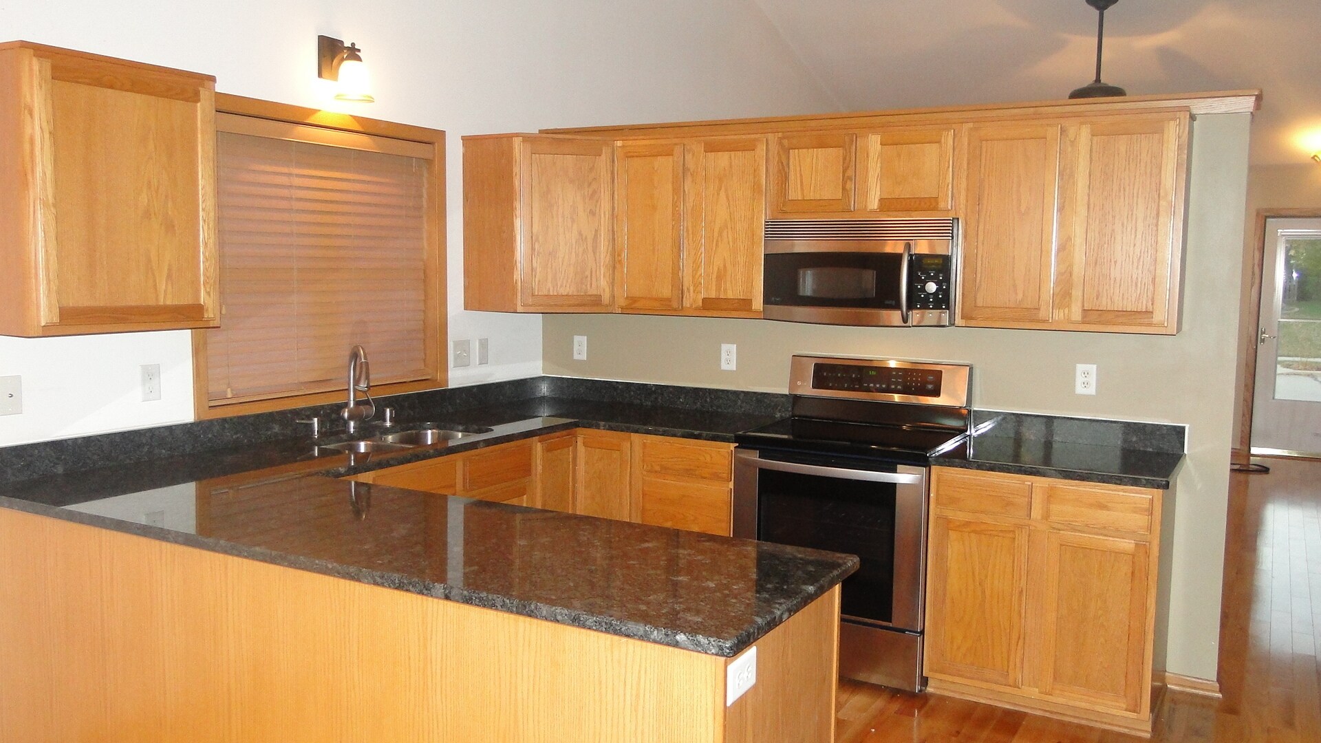 Building Photo - 1241 Gas Light Dr