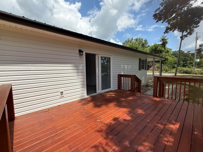 Building Photo - 2 Bedroom 2 Bath Home in Greene County, TN