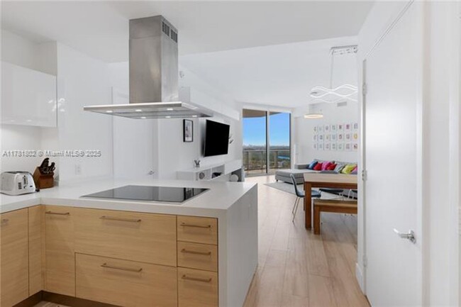 Building Photo - 17111 Biscayne Blvd