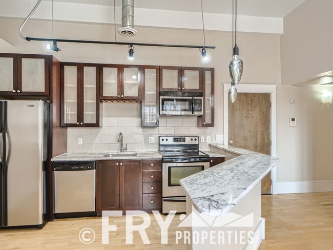 Building Photo - Great Remodel in Capitol Hill