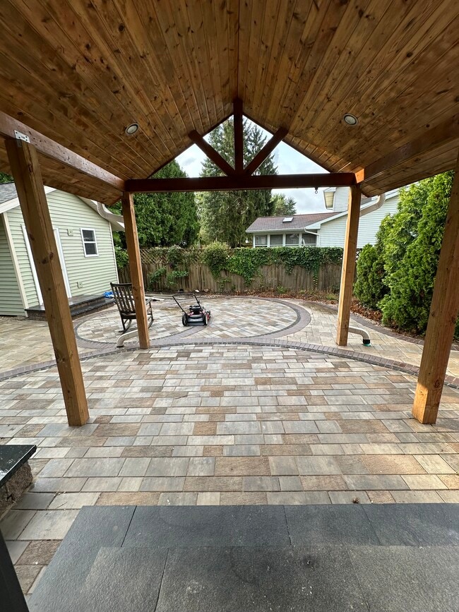 Building Photo - 1009 Stanford Dr