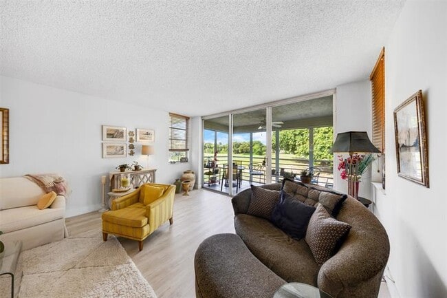 Building Photo - 901 Cypress Grove Dr