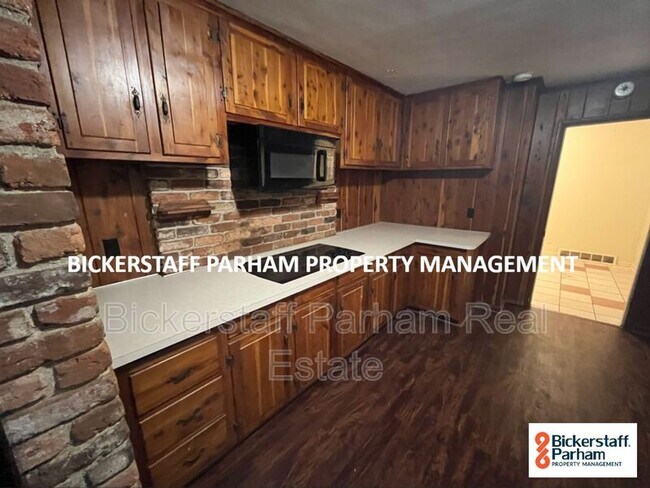 Building Photo - 727 Courtenay Dr