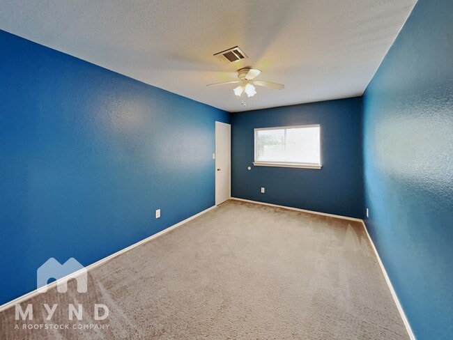 Building Photo - 904 Swallow Ridge Cove