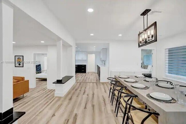 Building Photo - 2100 SW 28th Way