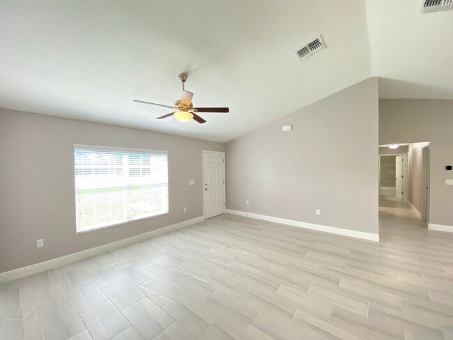 Building Photo - 52 Oak Cir