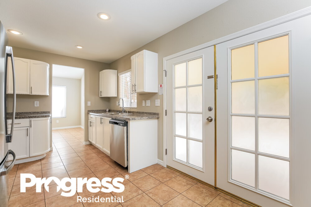 Building Photo - 9123 Sangria Ln