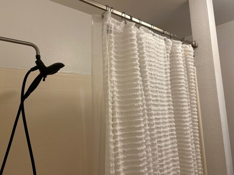 Building Photo - 3913 N Virginia Rd