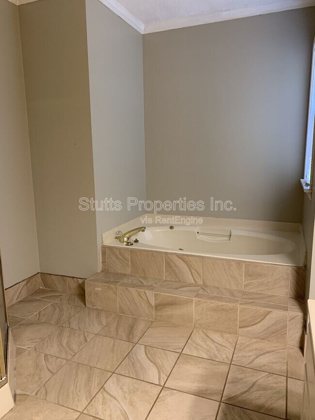 Building Photo - 97 N Bailey Springs Dr