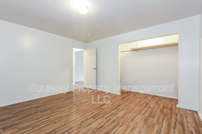 Building Photo - 207 Columbia Ave