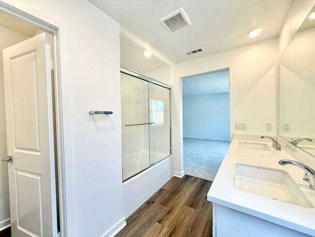 Building Photo - 31404 Lolite Dr