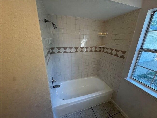 Building Photo - 26 Greenridge Ln