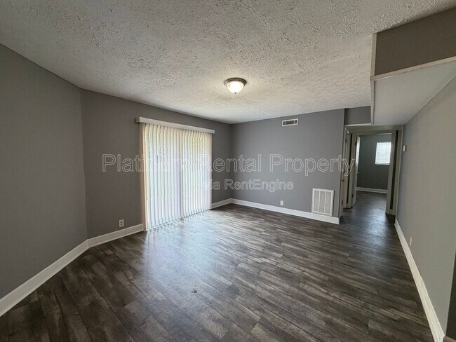 Building Photo - 1502 Waverly Way