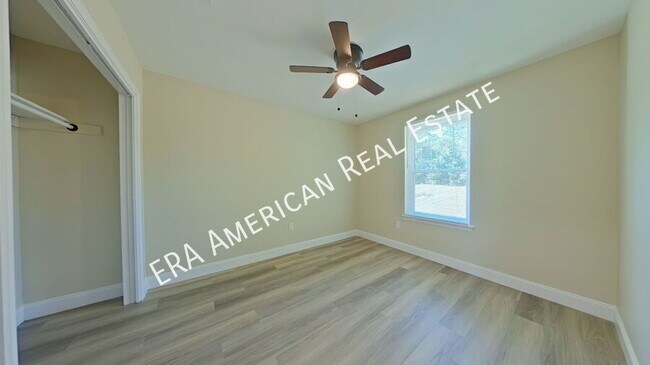 Building Photo - 5806 Flamingo Rd