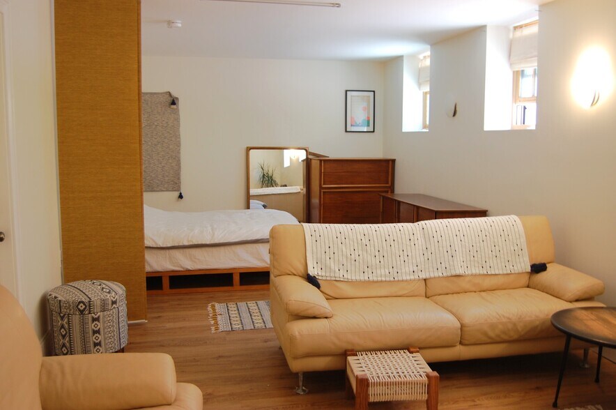 Building Photo - 77 Norfolk St