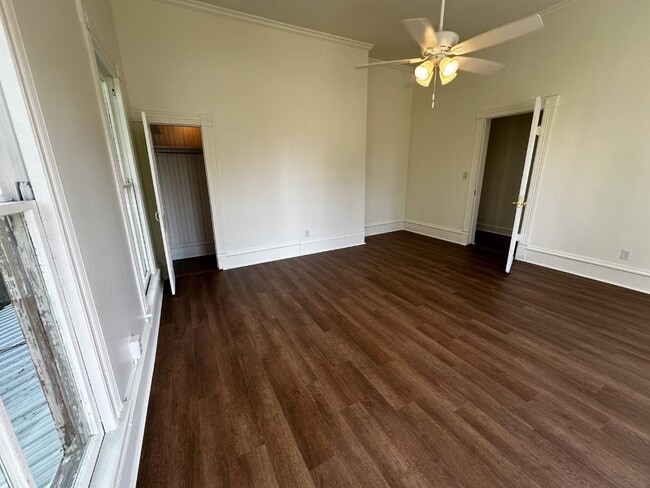 Building Photo - 210 E Ogeechee St