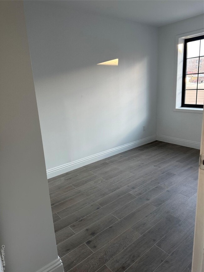 Building Photo - 55-12-55102 102nd St