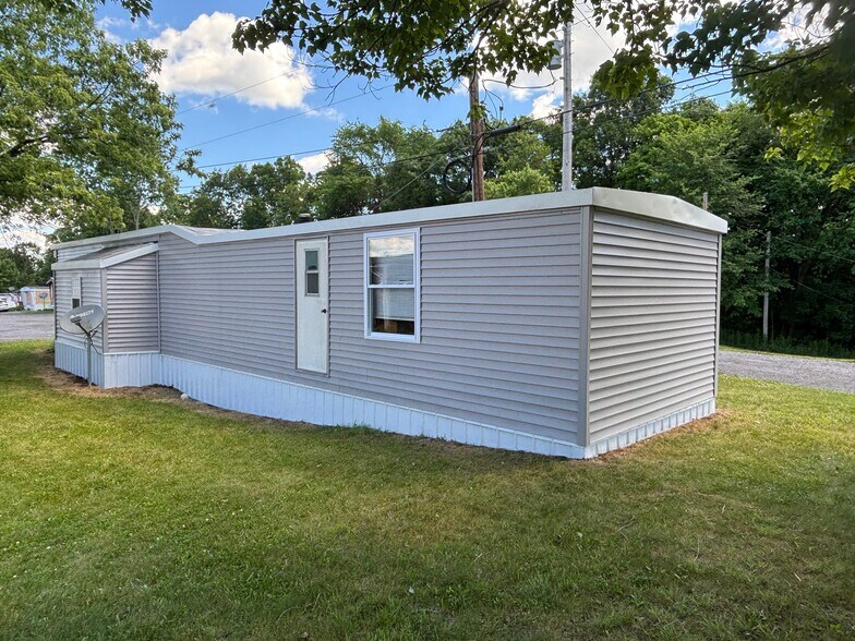 Building Photo - 101 Breezewood Park Rd