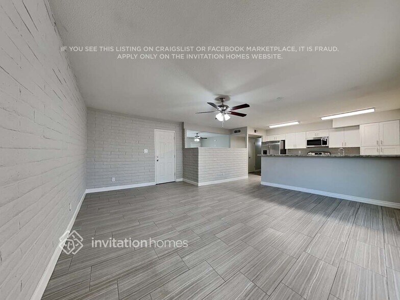 Building Photo - 1524 E Alameda Dr