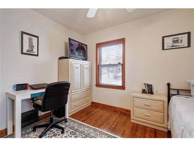 Building Photo - SINGLE FAMILY HOME! 3 CAR GARAGE BLOCKS FROM CAMDEN + NORTHEAST MPLS!