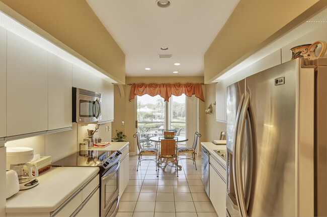 Building Photo - 392 Spyglass Way