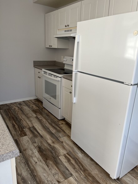 Kitchen - 5692 Star Rush Dr