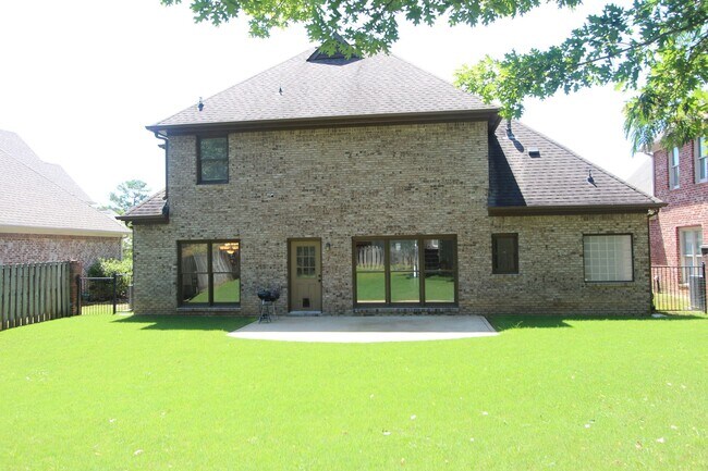 Building Photo - 4 Bedroom 2.5 Bath Lake Cyrus Beauty LOADE...