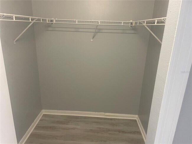 Building Photo - 116 Crescent Ct