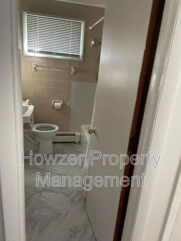 Building Photo - 20 Ellis Dr