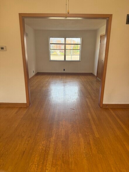 Building Photo - 4605 Jamieson Ave