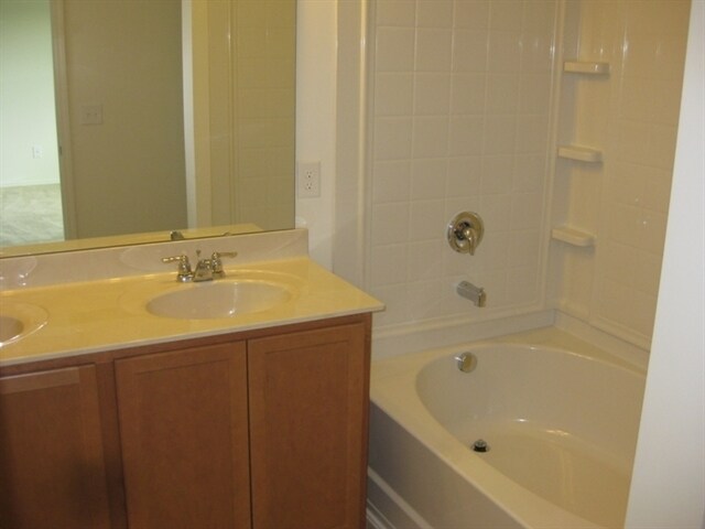 Building Photo - 423 Kerriann Ln