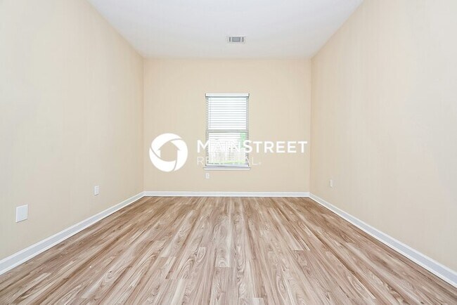 Building Photo - 5 Bedroom Pet-Friendly Home in Locust Grove, GA with Main Street Renewal