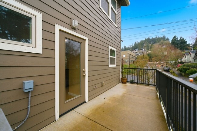 Building Photo - 4104 S Corbett Ave